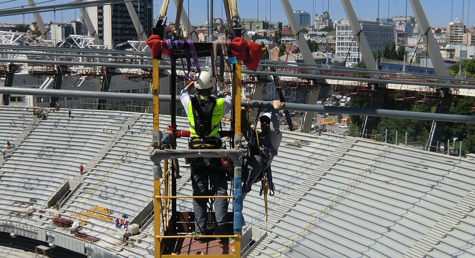 použití jeřábu liebherr v Kiev